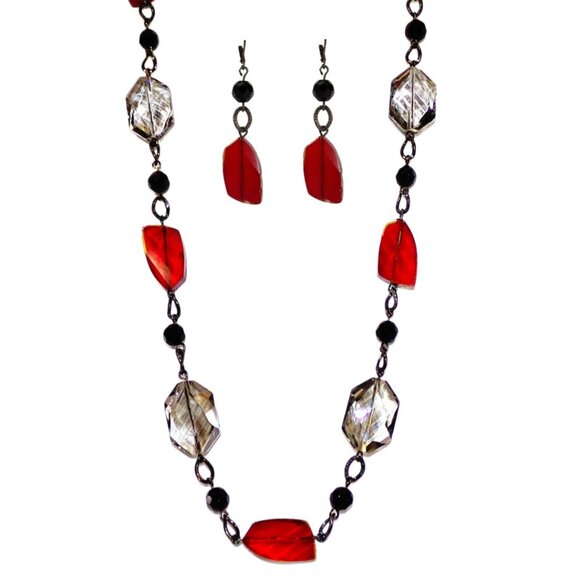 Red, black and gray glass bead necklace an earring set made with gray oval links - Picture 3 of 12